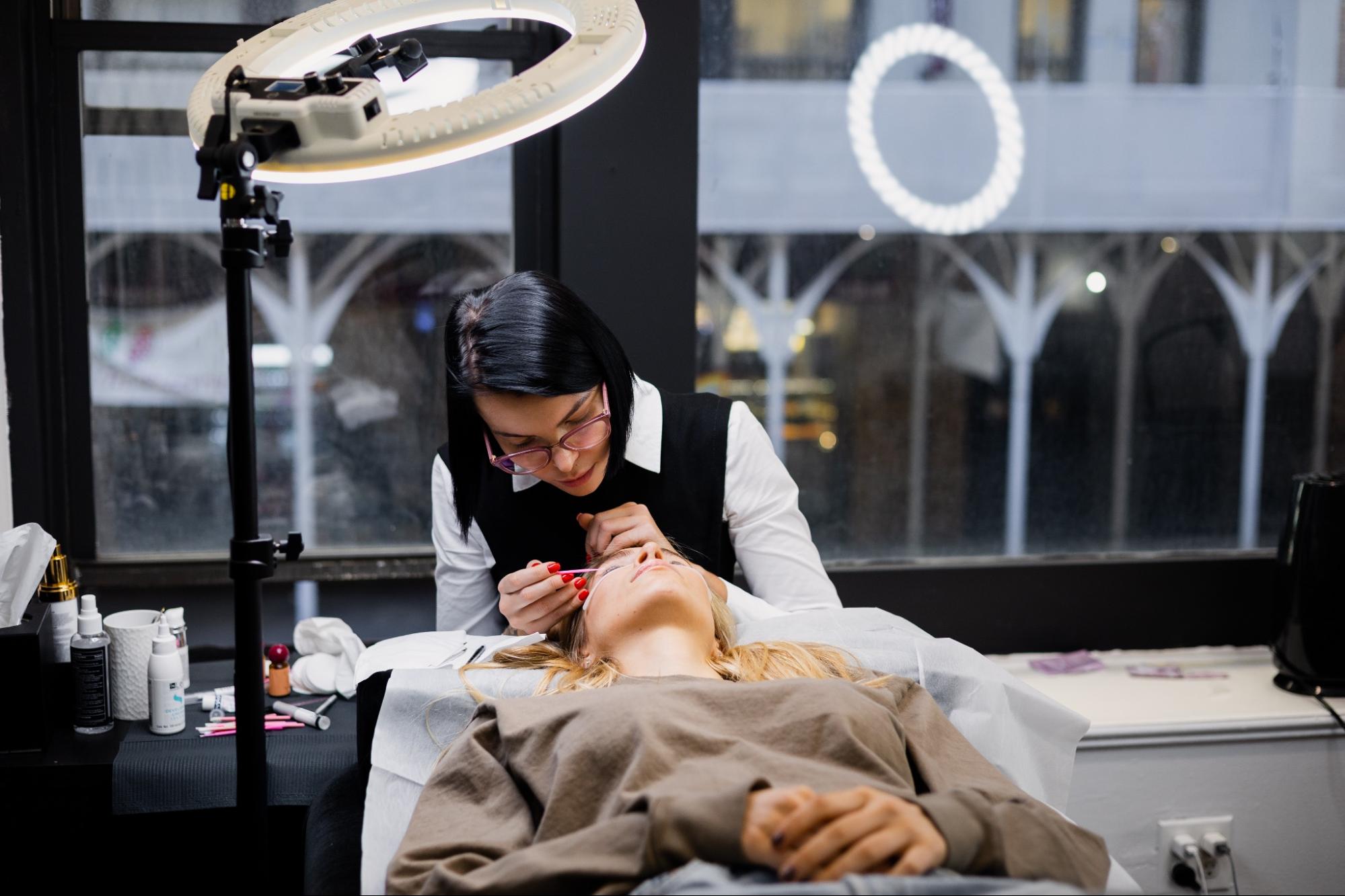 How Eyelash Extensions Can Help Simplify Beauty Routines for New Yorkers: Insights from Salon Founder Tatyana Davydov