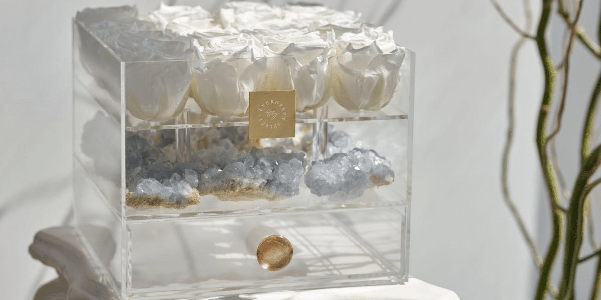Evergreen Select: Redefining Luxury Gifting with Floral and Crystal Elegance